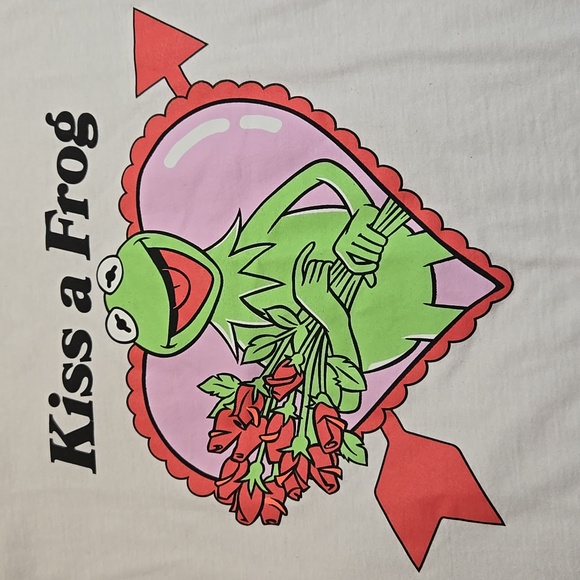 Disney Other - SP5 NWT Disney Muppets Kermit Kiss A Frog T-Shirt Men's Sz XL White Roses